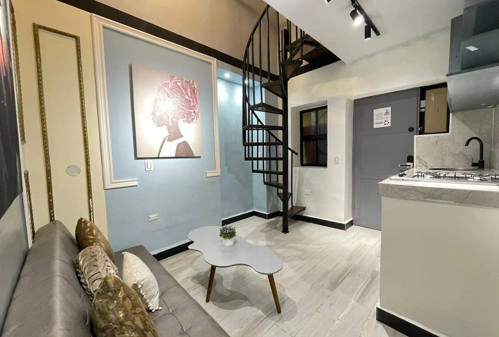 Apartamento Duplex La 70 Estadio Laurles Medellín Colômbia